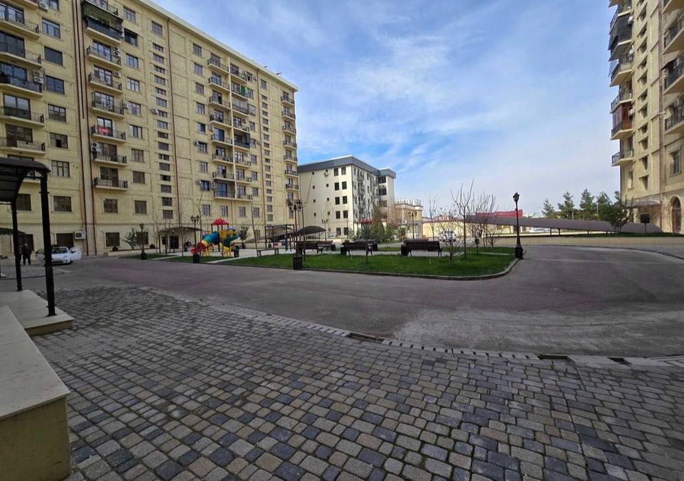 New Life Продается 5 комнатная квартира коробка ул.Махтумкули