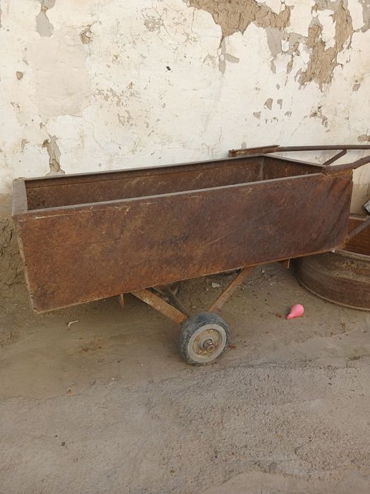 Продаётся железная тележка