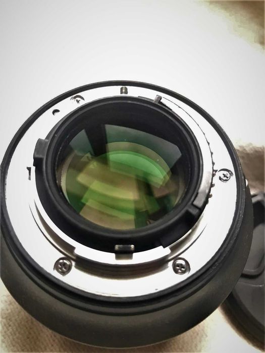 Nikon AF-S 85mm f/1.8 Портретен обектив