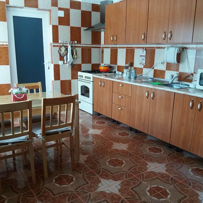 Casa / doua apartamente mari