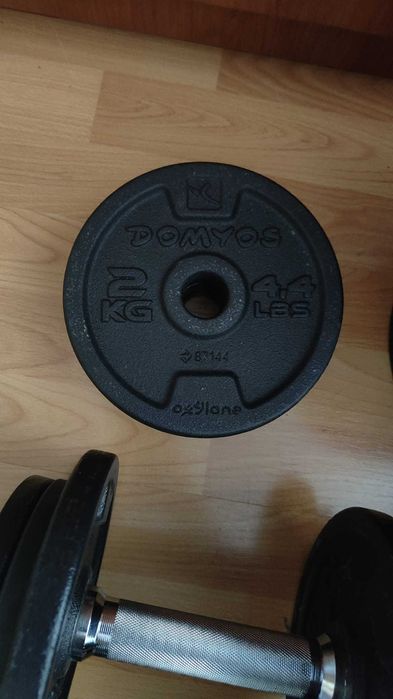 Set gantere 10kg si discuri Domyos 2kg 5kg