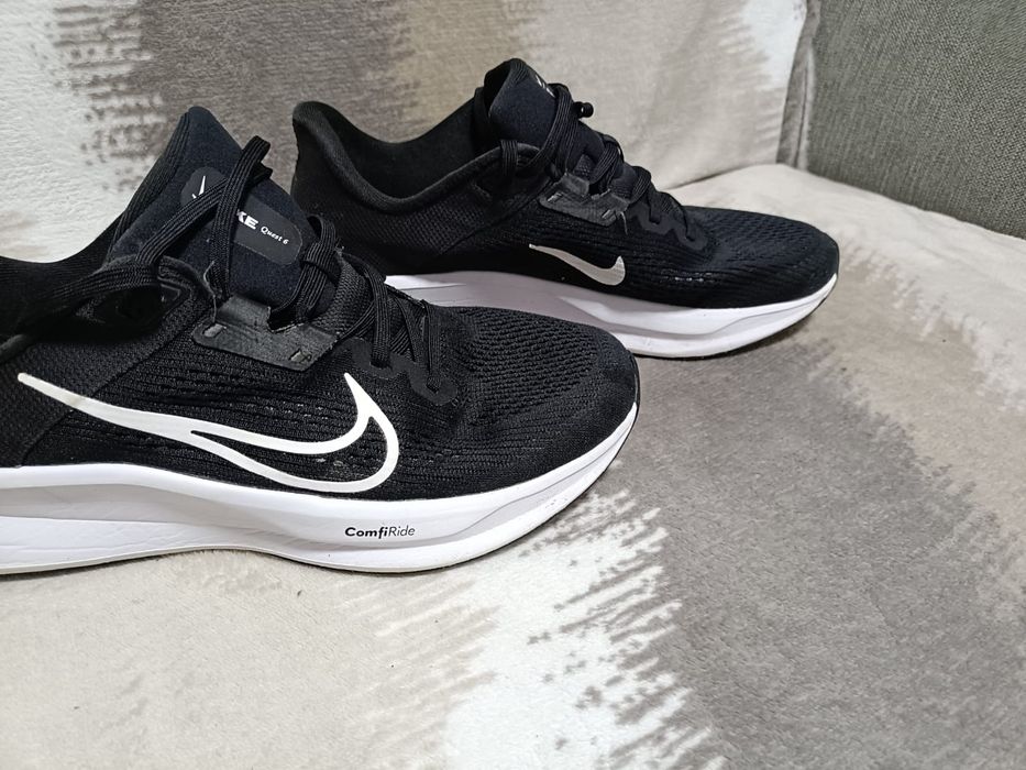 Adidasi Nike de plimbat