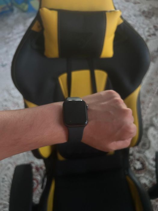 Прдодам Apple Watch SE 44мм