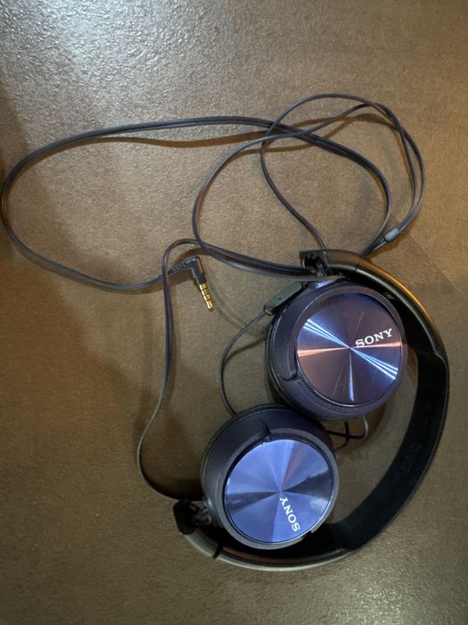 Слушалки Sony с микрофон