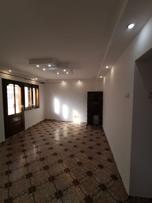 Vând apartament cu 3 camere