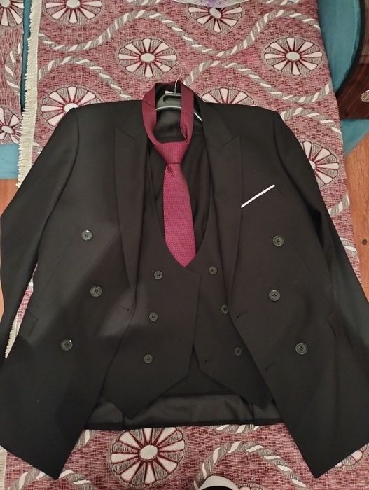 Костюм двубортный