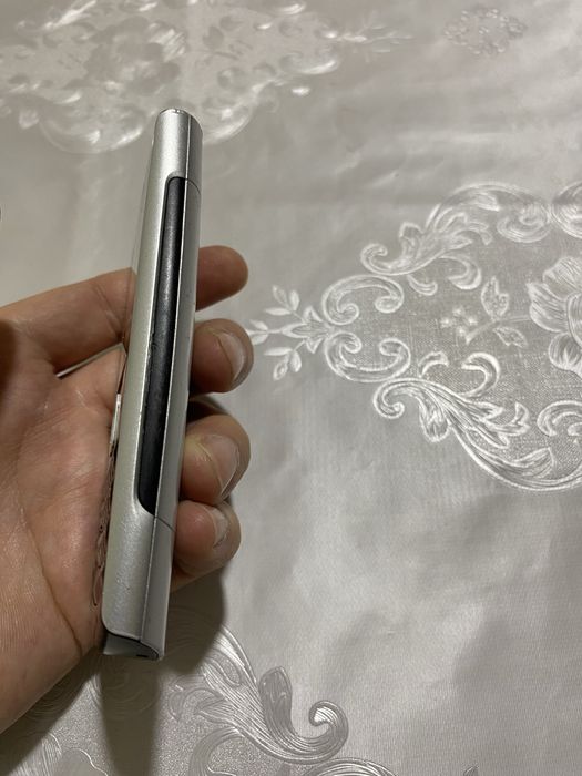 Nokia x2-01 sotiladi