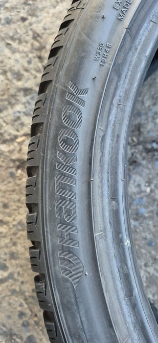 2 anvelope iarna Hankook 255/35/20.Pretul este pe bucata.