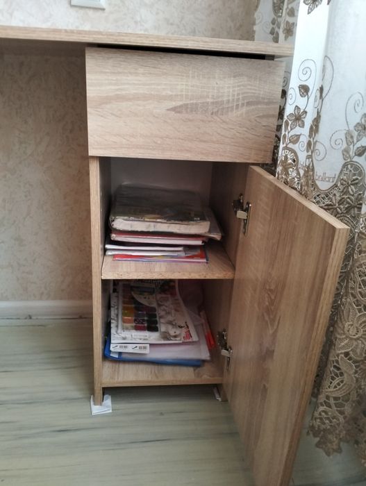 Продам письменный стол б/у