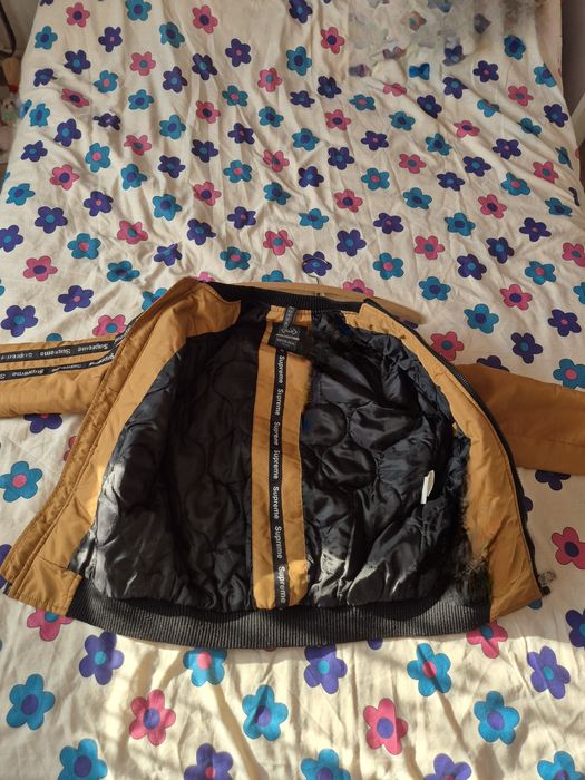 Geaca bomber Supreme inspired de primăvară