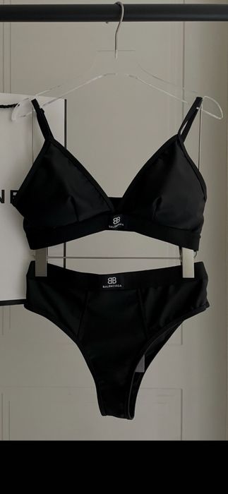 Costum de baie Balenciaga, model 2026, preț fix