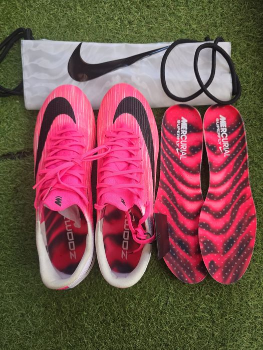 Футболни бутонки Nike Mercurial Superfly 11 Elite - размер 45
Nike
Nike Mercurial Superfly 11 Elite