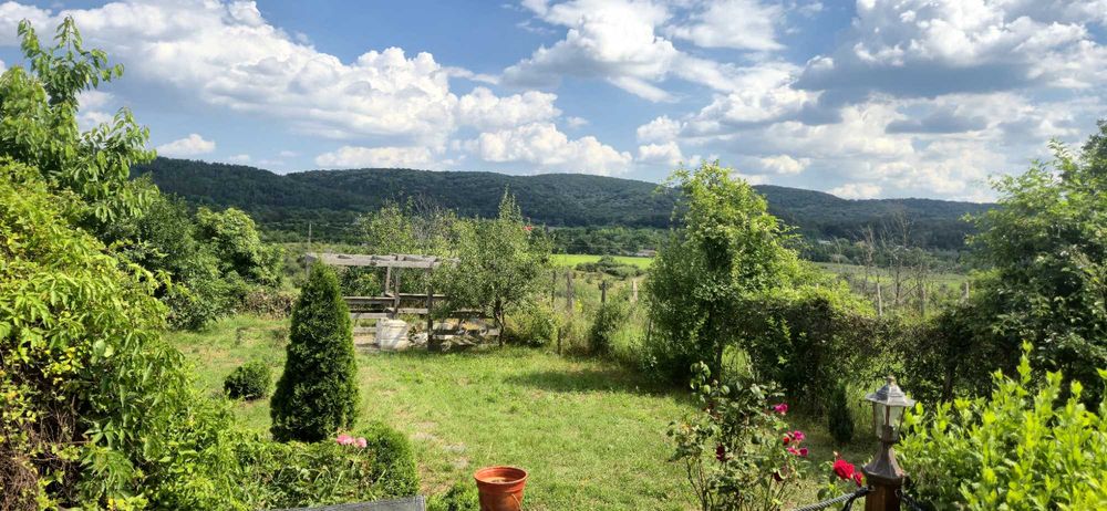 Casă cu curte generoasă și priveliște superbă în Nișcov – De vânzare (Direct Proprietar)