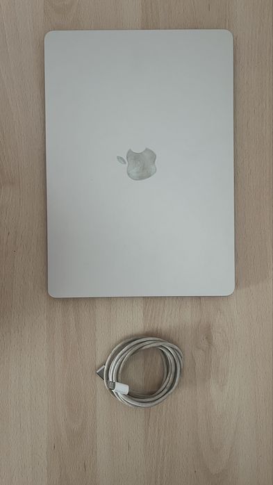 Macbook air m2 2023 8/256 gold