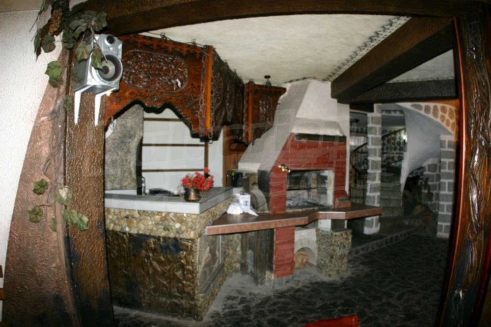 Дава се под наем Заведение в Банско - 500 кв.м за 1250 € - Снимка #12