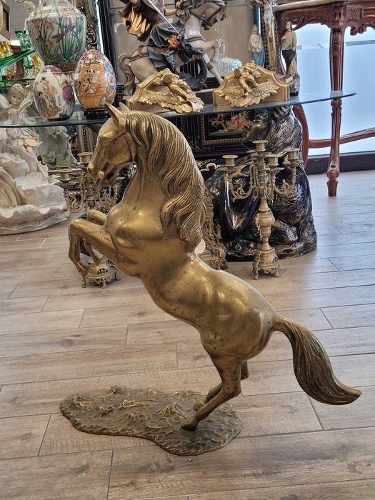 Statuetă- cal cabrat din alamă masivă,