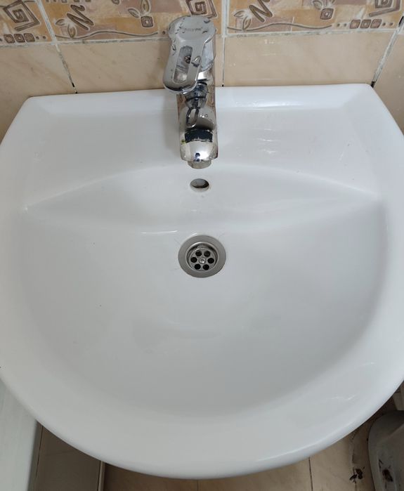 Продается раковина со сместителем