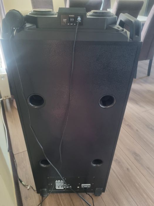 Boxa AKAI portabila.