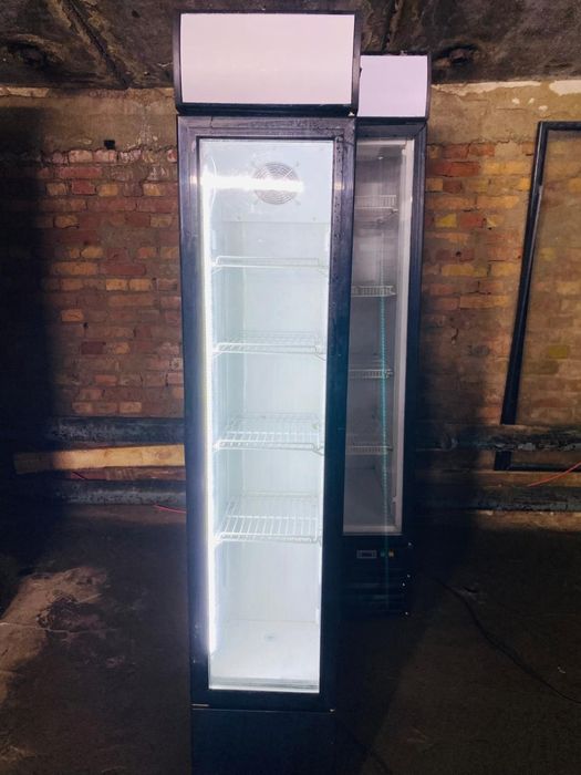 Продам витринные холодильники