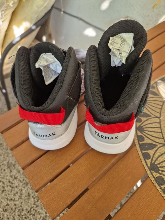 Баскетболни обувки