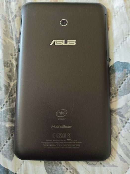 Лот от 2 таблета за ползване, ремонт или части