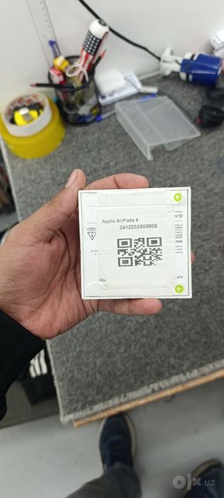 Apple Air Pods 4