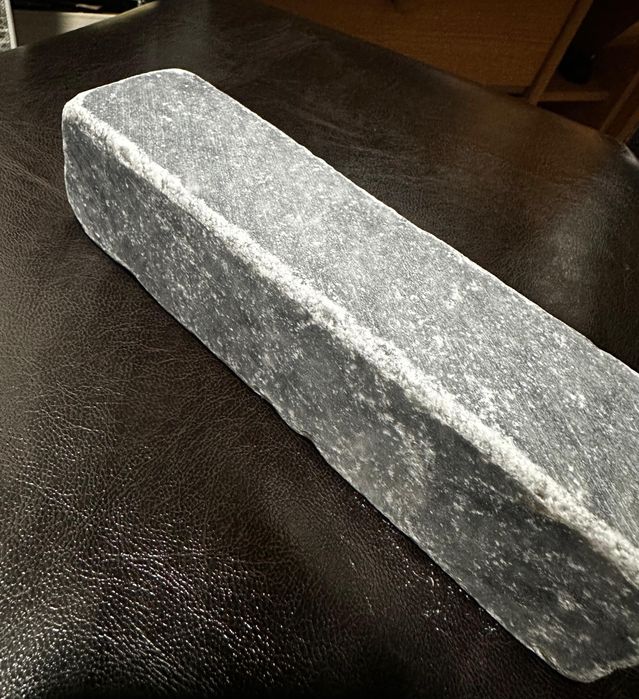 Pavaj din marmura masivă antichizata