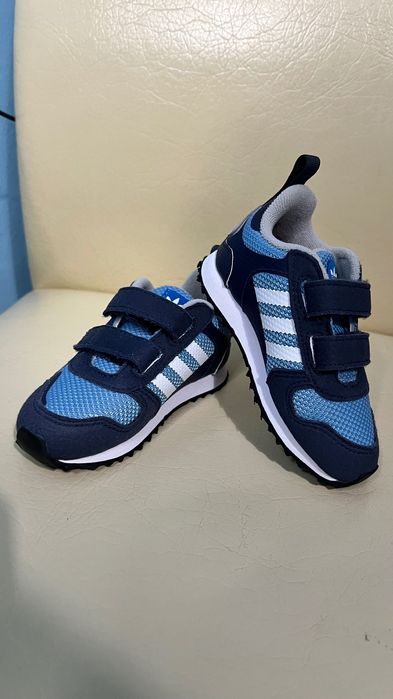 Маратонки Adidas