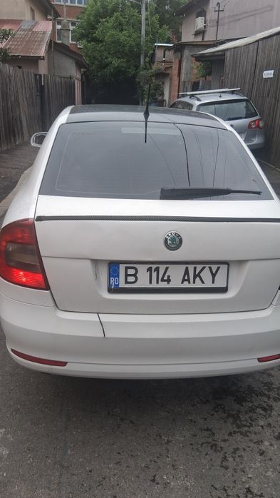 Vând SKODA Octavia 2 fl anul 2011 benzină și gaz.