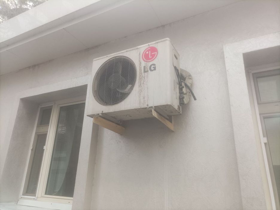Кондиционер LG 18 в хорошем состоянии