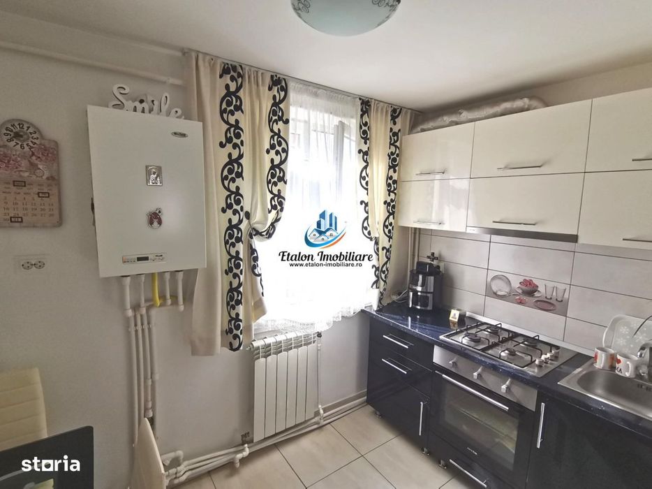 Apartament 2 camere, etaj 2, 2 balcoane, Zona Piata Centrala/Bradet — fotografia 1