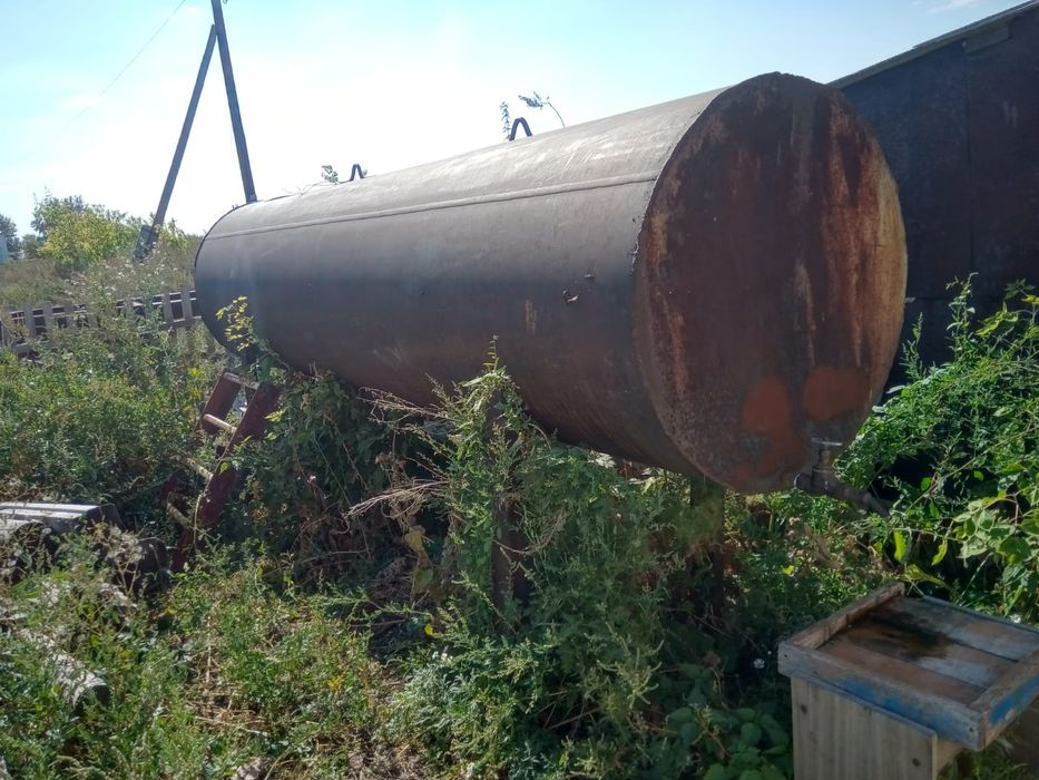 Продам металлическую цистерну