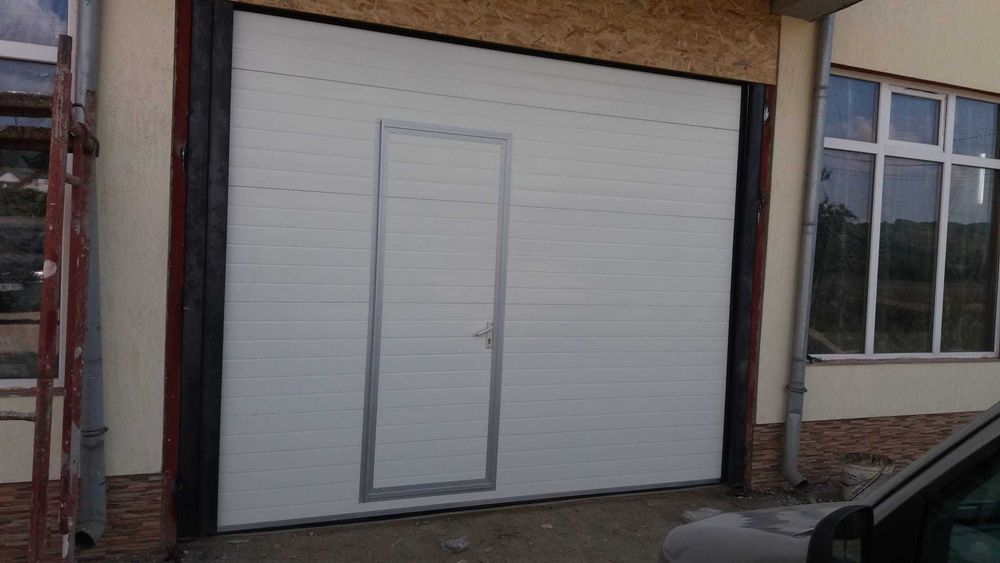 uși de garaj secționale