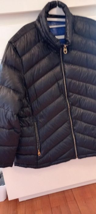 Vând jaketa cu puf Kalvin klein