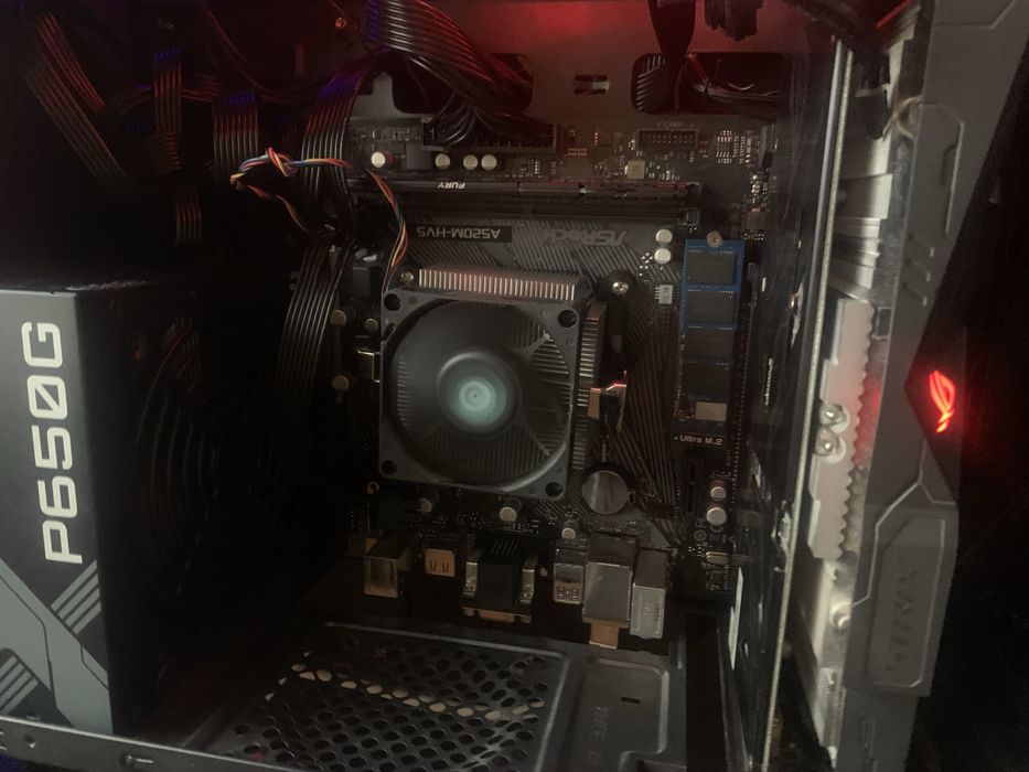 vand pc gaming facut recent