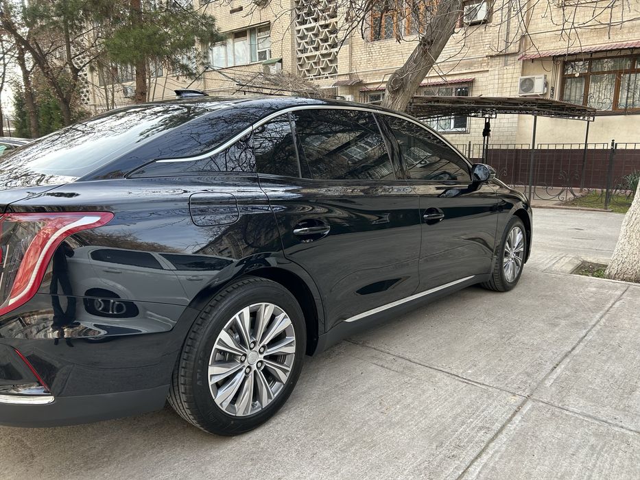 Срочно продается Hongqi E - QM5 (500)