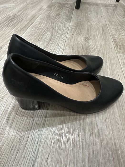 Продам уставные туфли