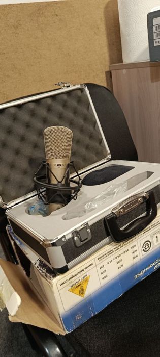 Студийный микрофон