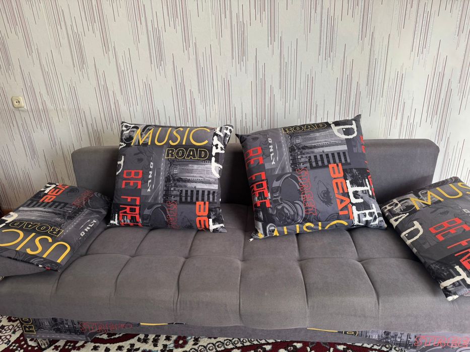 Диван книжка хорошем состояние