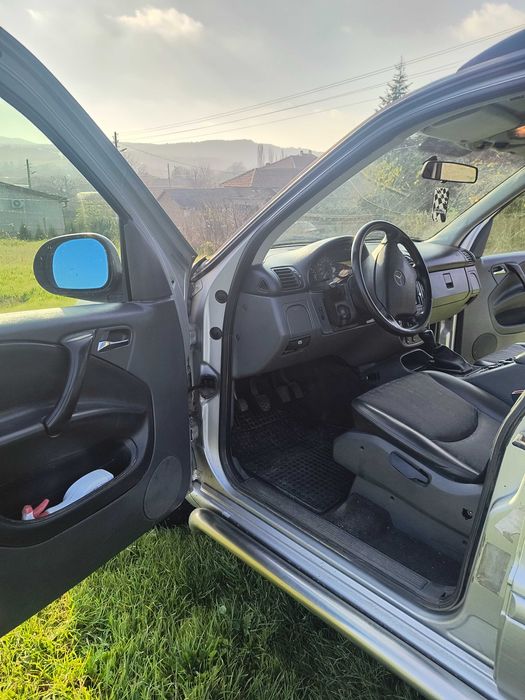 Продавам Мерцедес МЛ 230