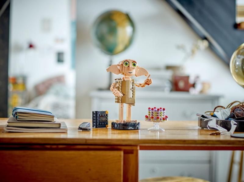 LEGO Harry Potter: Spiridusul de casa Dobby 76421 , 403 piese