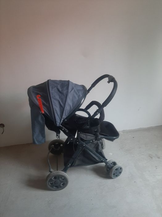 Продам прогулочную коляску