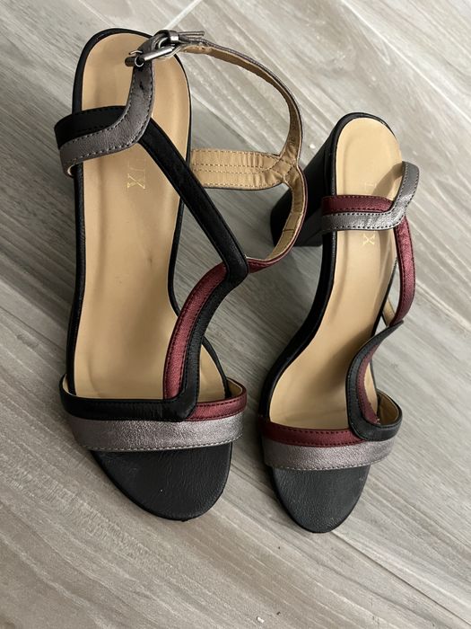 Sandale dama marinea 37, imitatie de piele, in stare foarte buna