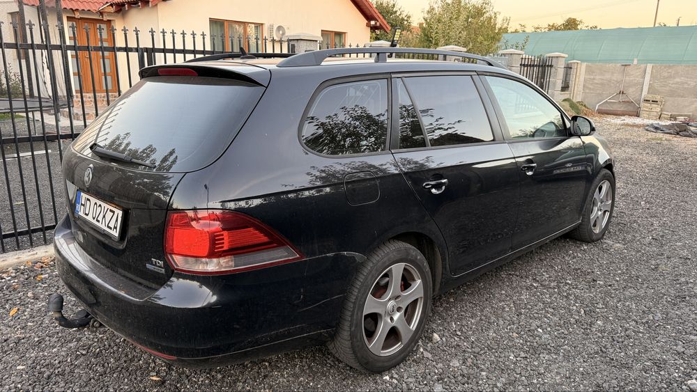 Vând Volkswagen Golf 6 Variant (Combi) – 1.6 TDI – An 2011