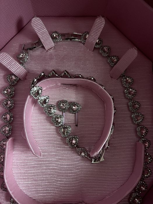 Ariana Grande x Swarovski Crystal Heart set