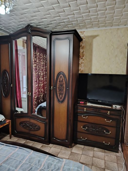 Продам спальный гарнитур в комплекте