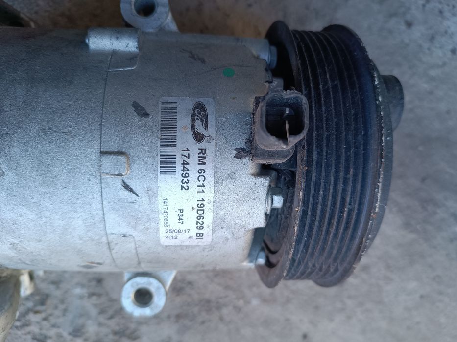 Vând compresoare ford