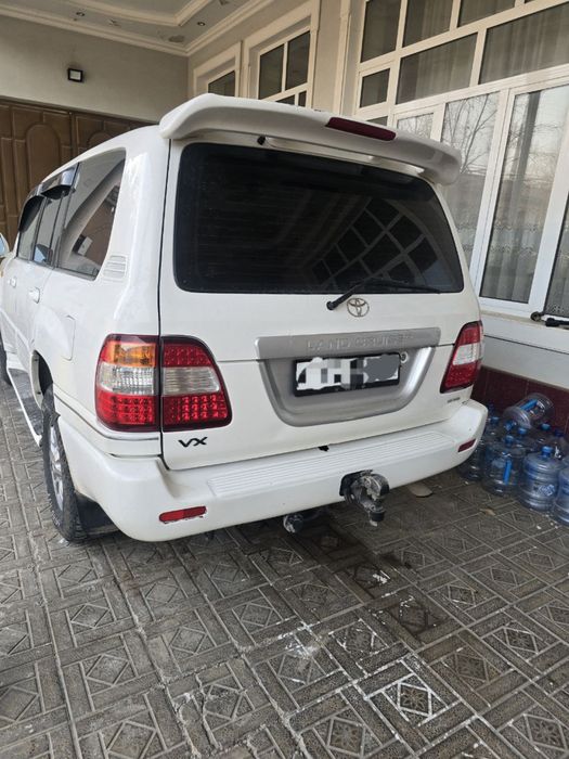 Toyota Land Cruiser 100