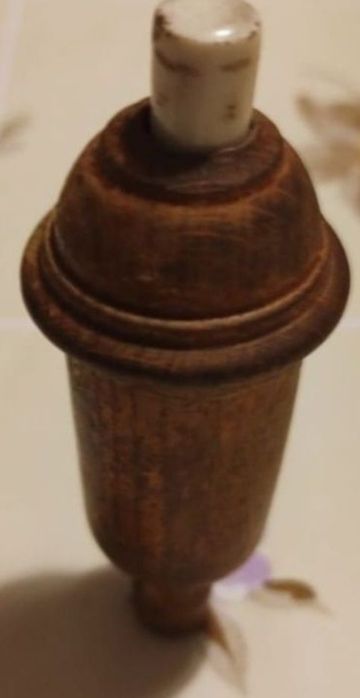 Întrerupător vechi pe fir