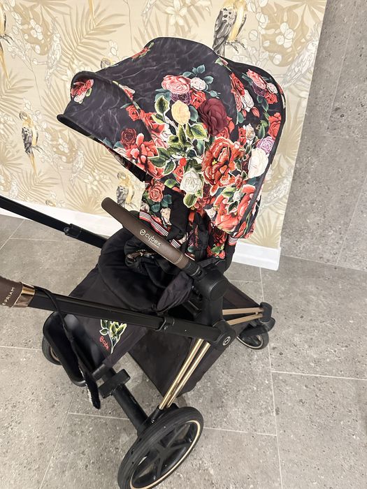 Cybex e-Priam количка и кош за новородено